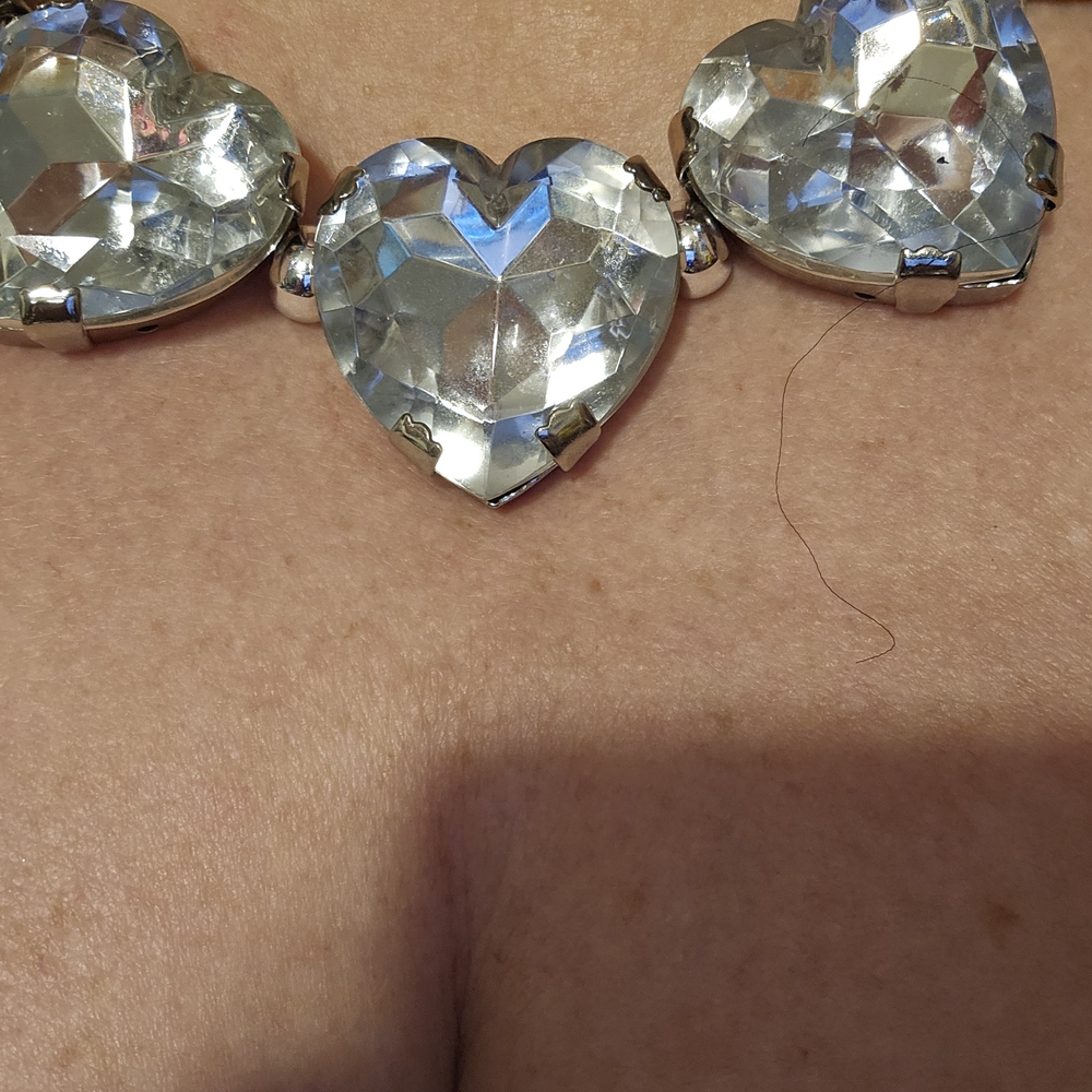 Elegant Silver Heart Necklace - Picture 6 of 7